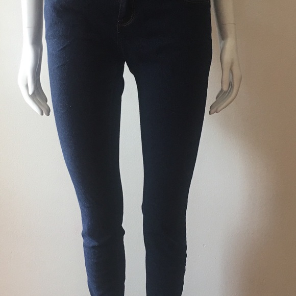 Size 27 in forever 21 jeans Clearance